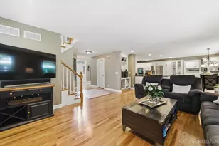990 Pinecrest Dr, Sugar Grove, IL 60554 - Photo 7