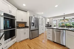 990 Pinecrest Dr, Sugar Grove, IL 60554 - Photo 9