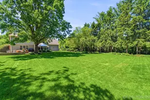 990 Pinecrest Dr, Sugar Grove, IL 60554 - Photo 43