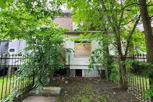 10525 S Corliss Ave, Chicago, IL 60628 - Photo 1