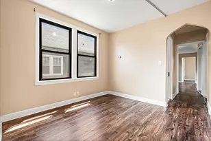 655 W 43rd Pl, Chicago, IL 60609 - Photo 7