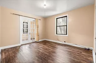 655 W 43rd Pl, Chicago, IL 60609 - Photo 11