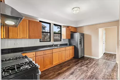 655 W 43rd Place, Chicago, IL 60609 - Photo 9