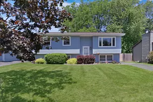 471 Linden Ln, Antioch, IL 60002 - Photo 1