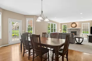 460 W Haleys Hill Ct, Palatine, IL 60074 - Photo 9