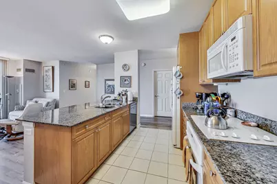 807 Davis Street #1811, Evanston, IL 60201 - Photo 9