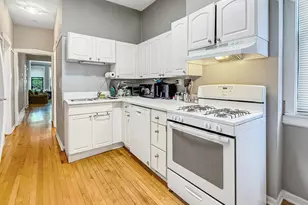 1513 W Addison St, Chicago, IL 60613 - Photo 17