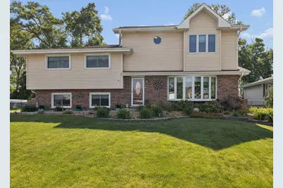 10225 S 86th Court, Palos Hills, IL 60465 - Photo 1