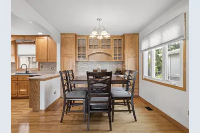 10225 S 86th Court, Palos Hills, IL 60465 - Photo 5