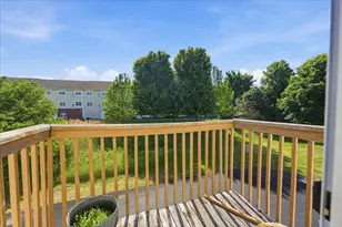 725 Fieldcrest Dr, South Elgin, IL 60177 - Photo 9