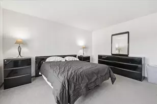 725 Fieldcrest Dr, South Elgin, IL 60177 - Photo 11