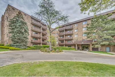 720 Wellington Avenue #307, Elk Grove Village, IL 60007 - Photo 1