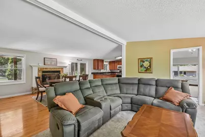 6511 Sands Road, Crystal Lake, IL 60014 - Photo 3