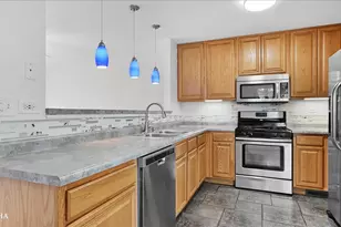 2449 Mayfield Dr, Montgomery, IL 60538 - Photo 7