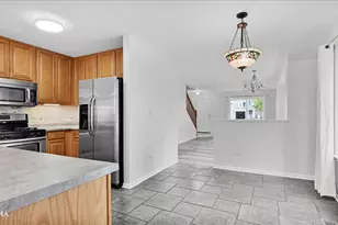 2449 Mayfield Dr, Montgomery, IL 60538 - Photo 9