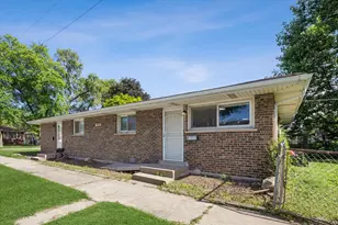 14000 S Hoxie Ave, Burnham, IL 60633 - Photo 1