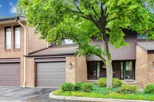 1828 Wildberry Dr, Glenview, IL 60025 - Photo 3