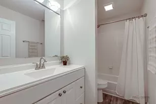 1261 Streamwood Ln, Vernon Hills, IL 60061 - Photo 17