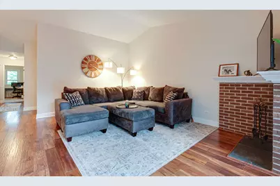 1261 Streamwood Lane #327, Vernon Hills, IL 60061 - Photo 11