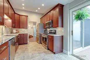1261 Streamwood Ln, Vernon Hills, IL 60061 - Photo 9