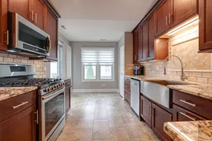 1261 Streamwood Ln, Vernon Hills, IL 60061 - Photo 5