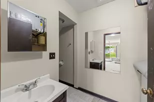 2736 Prairieview Ln S, Aurora, IL 60502 - Photo 13