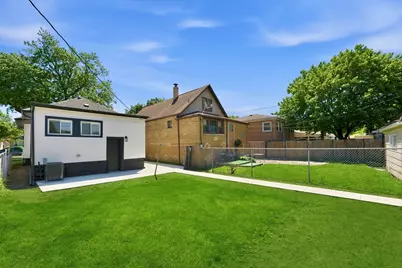 8934 S Euclid Avenue, Chicago, IL 60617 - Photo 23
