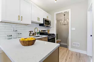 8934 S Euclid Ave, Chicago, IL 60617 - Photo 11