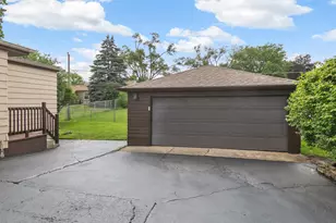 310 Rosewood Ave, Buffalo Grove, IL 60089 - Photo 17