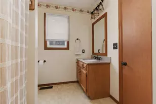 4 Moonstone Ct, Bloomington, IL 61704 - Photo 9