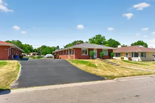2611 Canterbury Ln, Rockford, IL 61101 - Photo 1