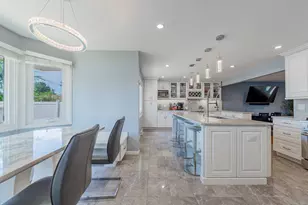 8736 S 80th Ct, Hickory Hills, IL 60457 - Photo 9