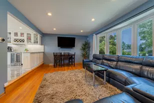 8736 S 80th Ct, Hickory Hills, IL 60457 - Photo 5