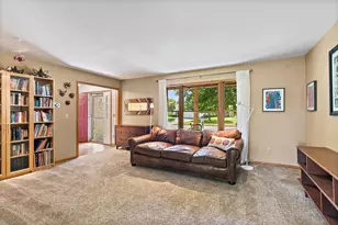 924 S Locust St, Sycamore, IL 60178 - Photo 5