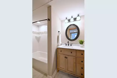110 W Butterfield Road #302S, Elmhurst, IL 60126 - Photo 19