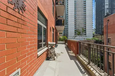 33 W Huron Street #502, Chicago, IL 60654 - Photo 21