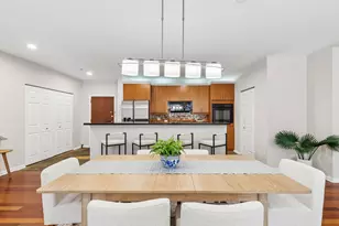 33 W Huron St, Chicago, IL 60654 - Photo 9