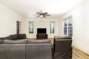 2411 Fairfield Ave, Yorkville, IL 60560 - Photo 9