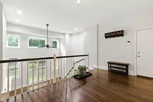 860 W Buckingham Pl, Chicago, IL 60657 - Photo 9