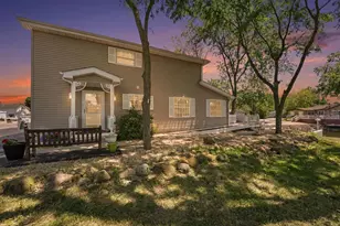 156 Fossil Cove Ln, Wilmington, IL 60481 - Photo 1