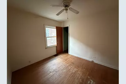 8842 S Cregier Avenue, Chicago, IL 60617 - Photo 9