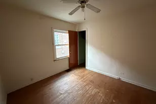 8842 S Cregier Ave, Chicago, IL 60617 - Photo 9