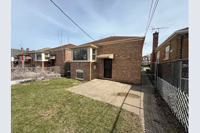 8842 S Cregier Avenue, Chicago, IL 60617 - Photo 11