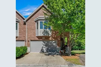 1515 Stonegate Manor, Mount Prospect, IL 60056 - Photo 1