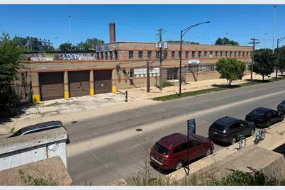 4700 W Montrose Avenue, Chicago, IL 60641 - Photo 1