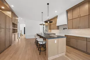 2214 W Oakdale Ave, Chicago, IL 60618 - Photo 11