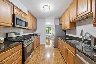 2100 Valencia Dr, Northbrook, IL 60062 - Photo 5