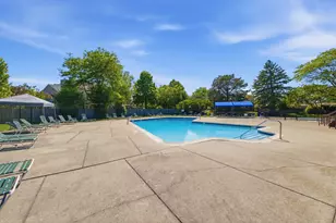 2100 Valencia Dr, Northbrook, IL 60062 - Photo 17