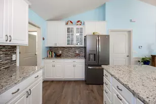 2035 Somerset Ln, Sycamore, IL 60178 - Photo 15