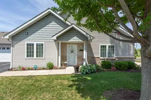 2035 Somerset Ln, Sycamore, IL 60178 - Photo 1